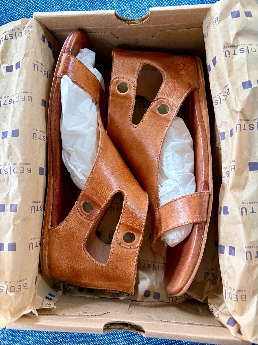 NIB, BedStu SOTO Cutout Stud Detail Back Zip Leather Sandal, Size 9 - Picture 8 of 9